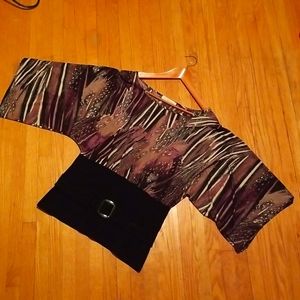 Women's boho top. Label Melanie Lyne. Size medium. Black and mauve tones.